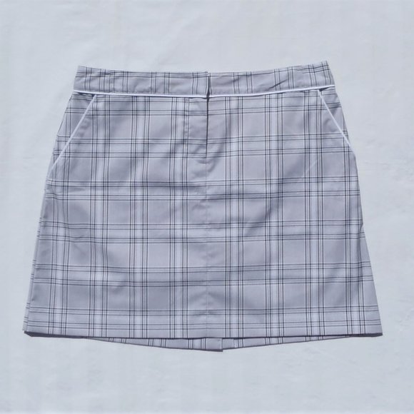 Izod Dresses & Skirts - Izod Golf Skirt - Size 6 - EUC